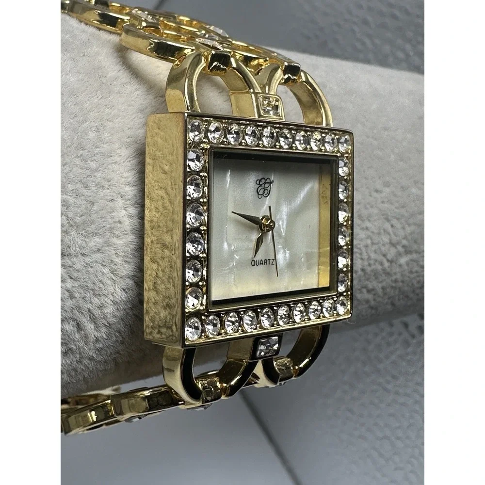 Elizabeth‎ Taylor White Diamonds Ladies Watch New Battery 29MM 7.75